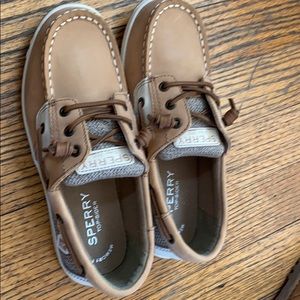 Kids sperrys size 1